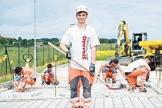 Foto Auszubildende in Bebra Gruppenbild